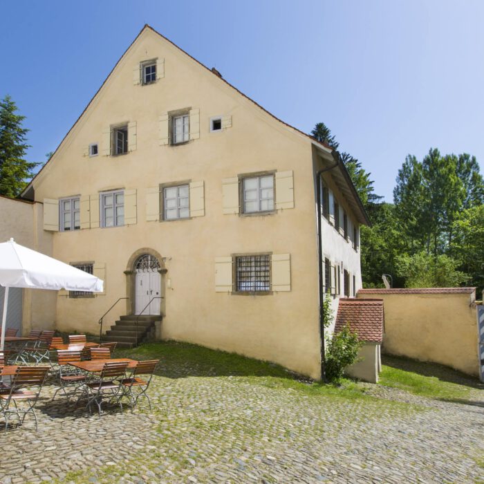 Amtshaus, Sitzplätze im Innenhof | Foto Karin Volz