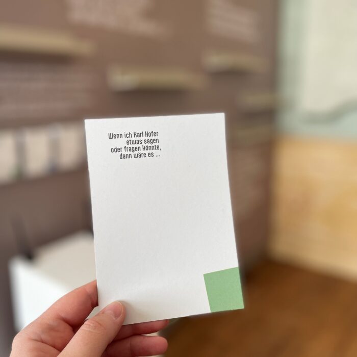 Austausch in der Ausstellung, Foto: Vera Sigg