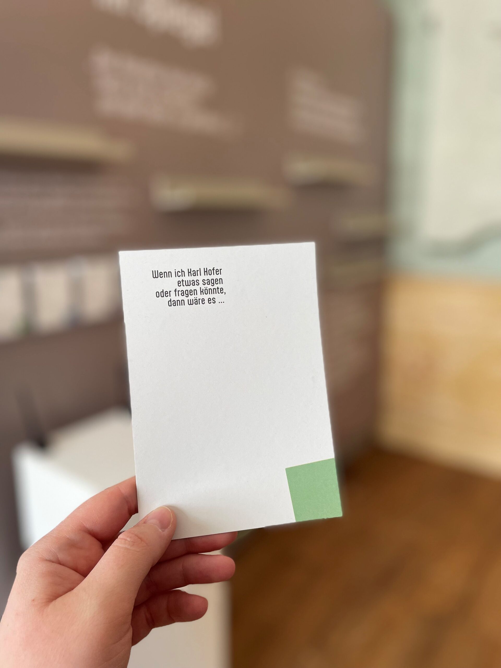 Austausch in der Ausstellung, Foto: Vera Sigg