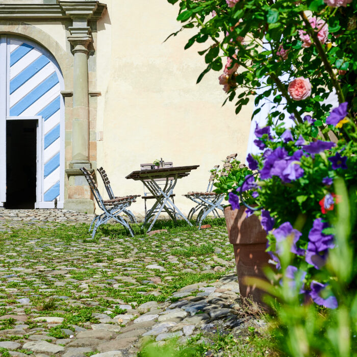 Schlosshof (c) Victor Marin